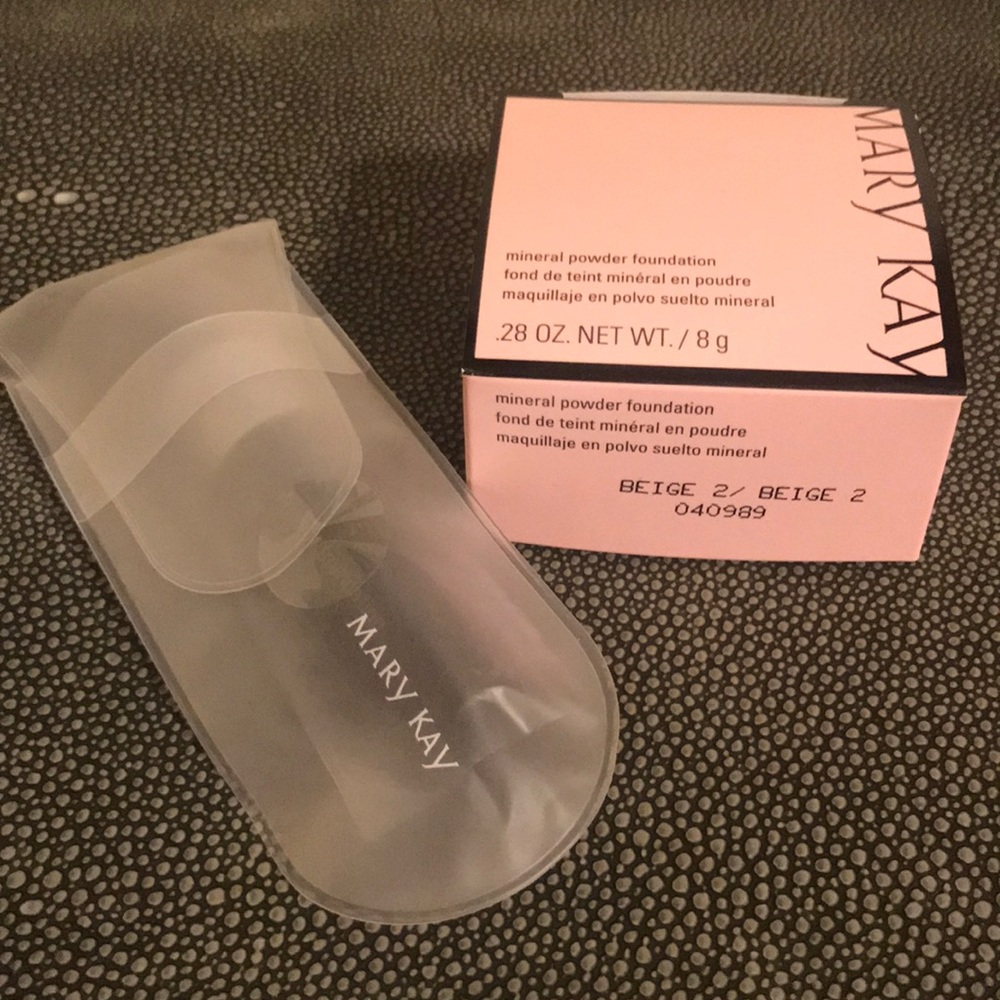 Mary Kay Mineral Powder Foundation With Brush